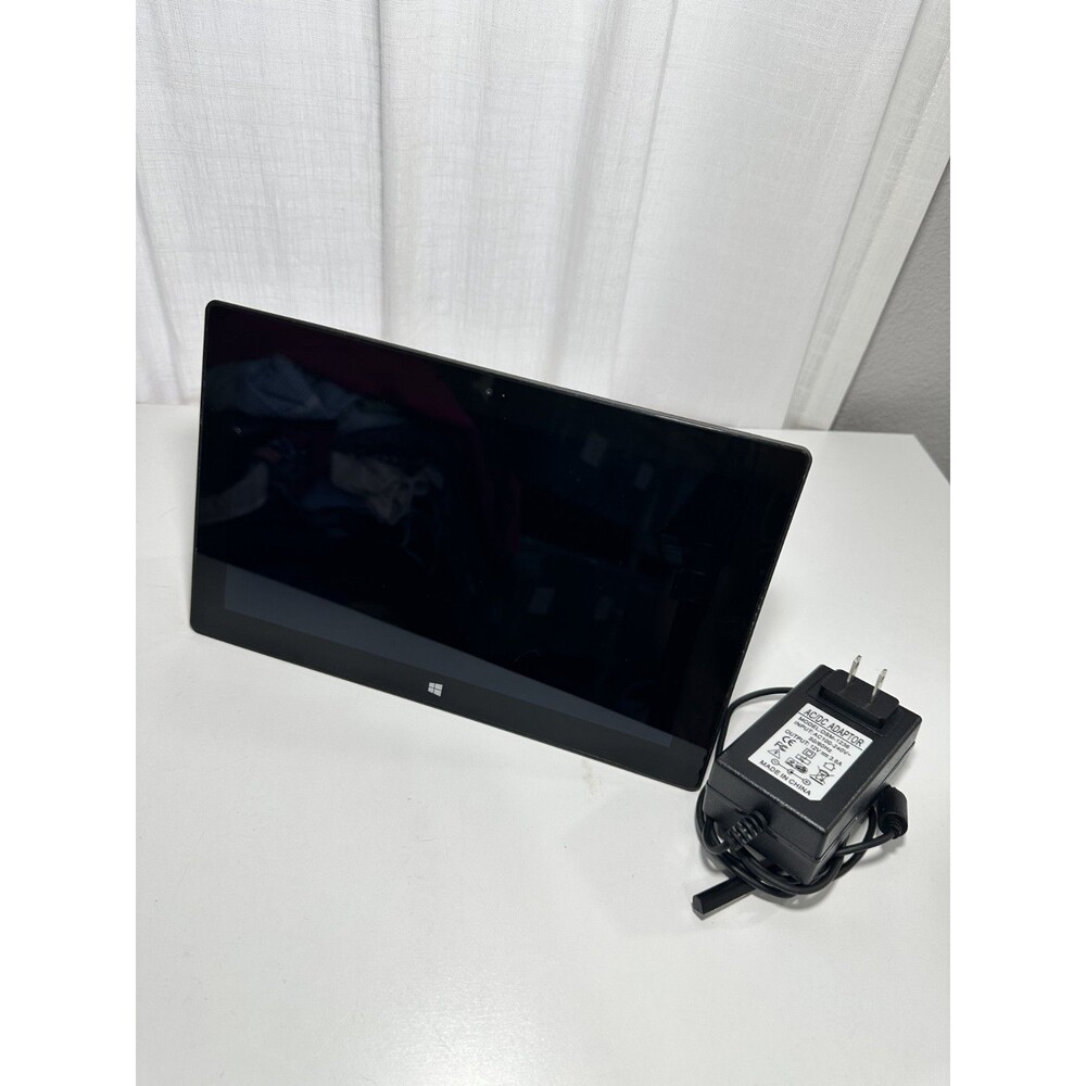 Microsoft Windows Surface RT 1516 10.6" 3 Quad Core 1.3GHz 32GB eMMC NO BATTERY